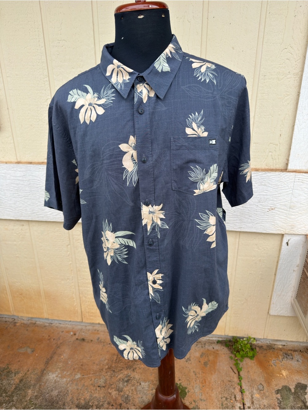 New Salty Crew Bloomin Short Sleeve Woven Men's Button Up Shirt Blue Men's XL